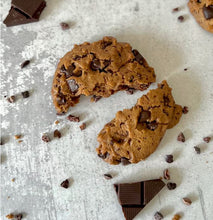 Load image into Gallery viewer, Crunchbox Vegan Choc Chunk Cookie 33g